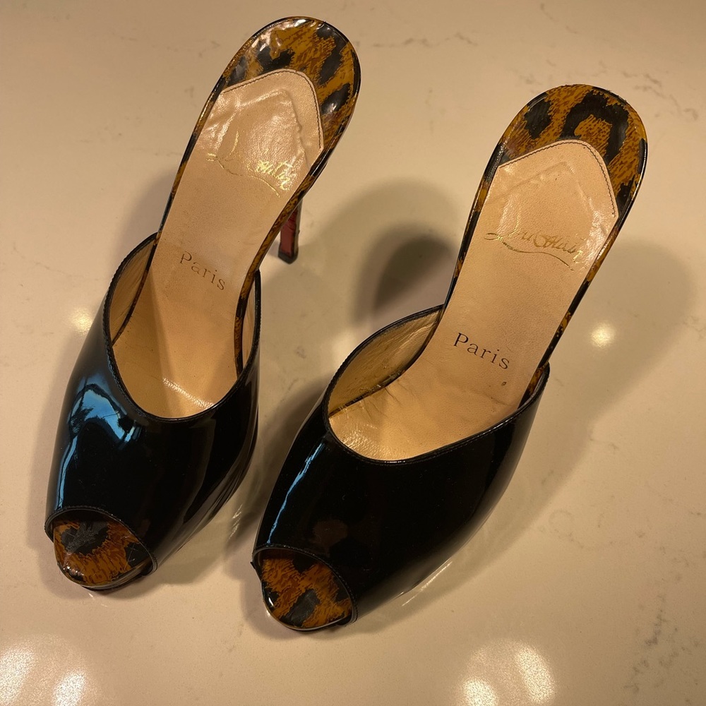 Christian Louboutin Mule Heels. Black and leopard patent. 🐱 ❤️